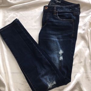 AEO Dark wash ripped jeans